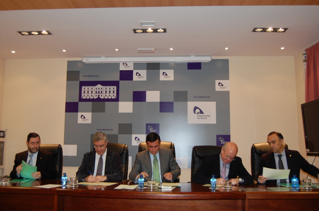 CONVENIO DE COLABORACIÓN ENTRE EL CENTRO ASOCIADO DE LA UNED Y LOS COLEGIOS PROFESIONALES DE MÉDICOS, FARMACÉUTICOS Y VETERINARIOS DE SORIA PARA FACILITAR EL ACCESO AL CENTRO UNIVERSITARIO DE IDIOMAS A DISTANCIA 